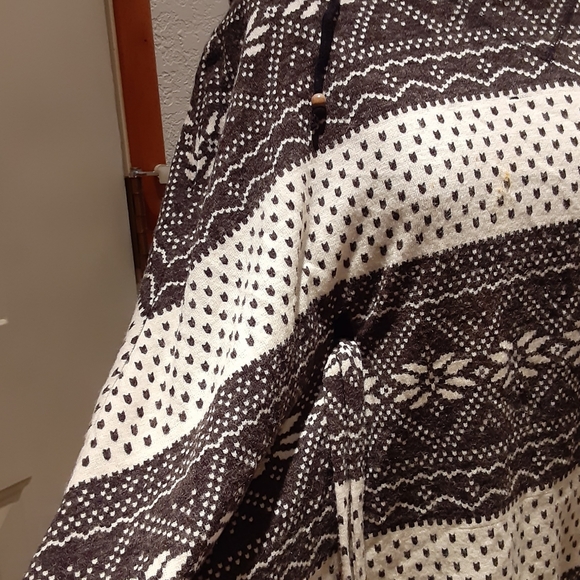 vfish Hoodie Poncho - Picture 4 of 5